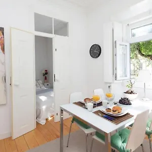 beatiful-alfama-charming-apartment.hotels-lisbon-portugal.com/